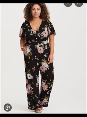 Torrid Sz 0 Black Floral V-Neck Short-Sleeve Jumpsuit with Pink & White Blooms